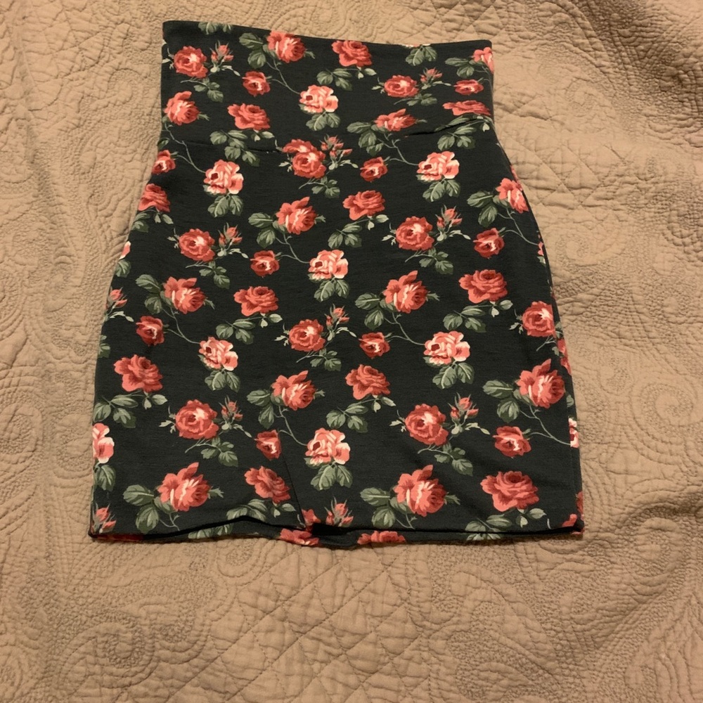 Rose pencil skirt